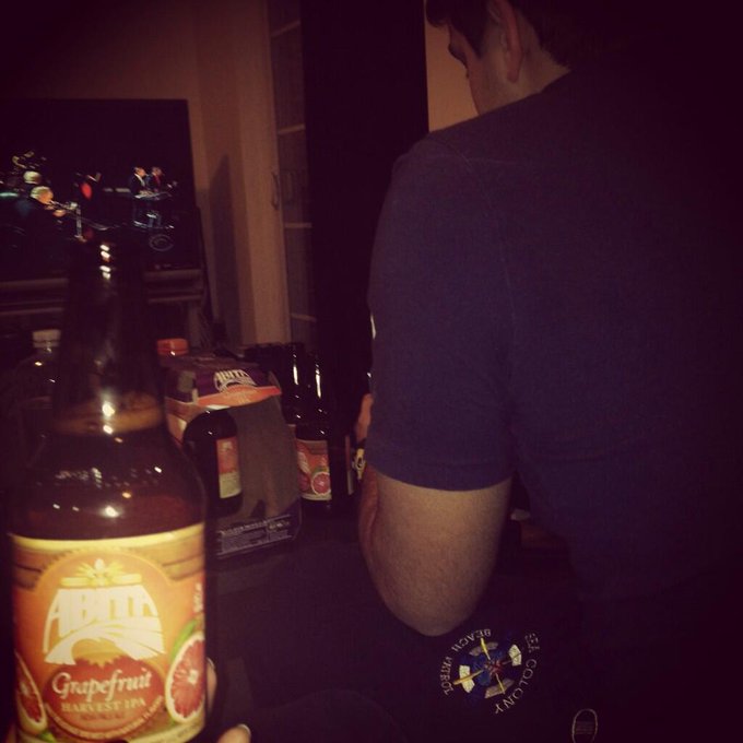 We have each had three beers and the Grammys have never been better. #Grammys http://t.co/cwq1V8pn3V<a href="/tag/grammys"class="tags"><span>#grammys</span></a>