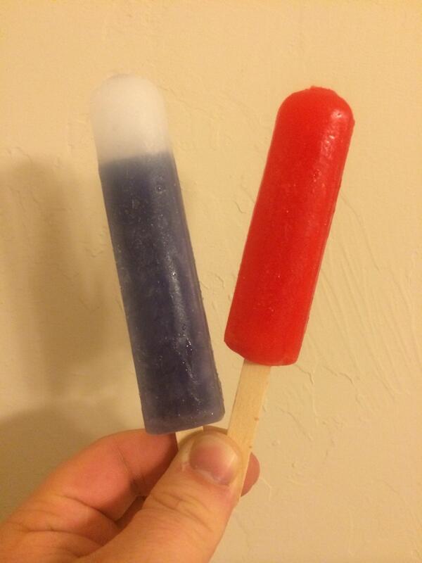 Funke910's tweet photo. Opened up a box if sugar free Popsicles.  Part of them are just ice and some are half size. Not happy. @Popsicle http://t.co/P9VtgJjuBc