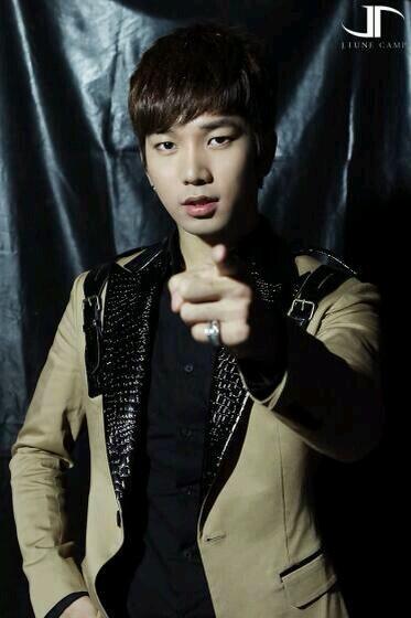GoBabyJio's tweet photo. The trending is far from overㅋㅋㅋㅋ #지오YOU http://t.co/hfGbDQHQ3y