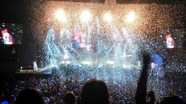 ANAVICKY007's tweet photo. Thanks for such a wonderful concert!! Hope to see you soon!! Love you all ♥ @CNBLUE_4 #bluemoontour #mexico http://t.co/jMdQAtXZ98