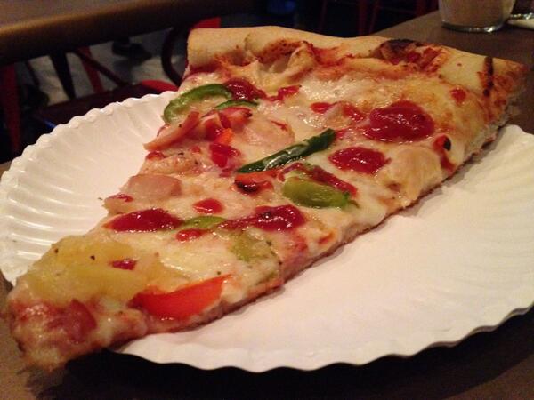 Made it to @EmpireSliceOKC in the Plaza District. What's this? Open to 2am every night! Will definitely be back.