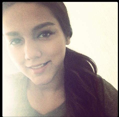FagtDz's tweet photo. Concursante #2 es una de las gemelas Contreras, Juega tocho una guapa y es una amor ♥. Arantza Contreras, retweet!! http://t.co/0EzVVvXPei