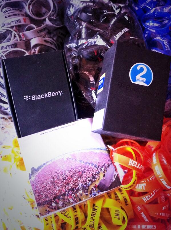 10.000 wristband ini + cd/dvd + stiker/poster dan 2 pcs blackberry ini akan dibagikan GRATIS khusus pembeli PRESALE