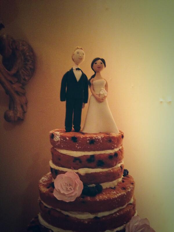 ailinahas's tweet photo. Mini Sean and Catherine atop their @CharmCityCakesW cake. Can't wait for a slice. #TheBachelorWedding @peoplemag http://t.co/9lzRbCQ7eu