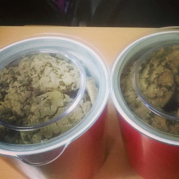 MisterCandy_'s tweet photo. Nuestra sorpresa ha sido revelada! Un delicioso MrRocker #DulceDespedida http://t.co/SSzNxRCgcI