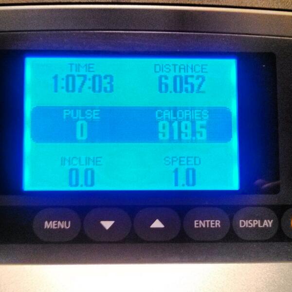 LaurenAPN's tweet image. 6 miles done. Pace of 5.5mph. Over 900 calories burned #FeelinGood. Can run longer but #ShortOnTime #HappyHumpDay :)