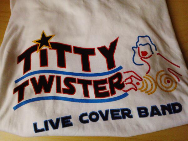 TTcoverband's tweet photo. Chi vuole le TTMAGLIE ufficiali 2014??? Numerosi pezzi nel TTMagazzino...in vendita a €10,00!!!! #TTshirt #TT #rock http://t.co/vdG77U1zut