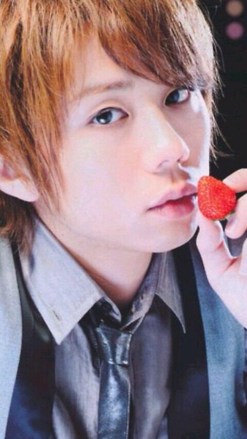 Taisuke_415's tweet photo. 皆を甘い苺にしたいな

rtした人お迎え

女nr　一般　大歓迎

大切いる

皆を甘くしたいな……

ほら…たくさん、蜜が出てるよ？ http://t.co/yFwbYX940d