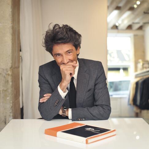 LesGrandsDucs's tweet photo. Husbands (Paris 9) : les costumes de Nicolas Gabard sont nos chouchous du moment ! Et vous ? http://t.co/nTDZdKLMTj http://t.co/CwbA1pREwu