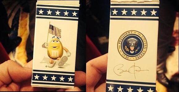 gobiernoespa's tweet photo. Las negociaciones con Obama han sido un éxito, hemos dado tres facsímiles de hace 500 años a cambio de unos M&amp;M. http://t.co/fVxNjF5eum