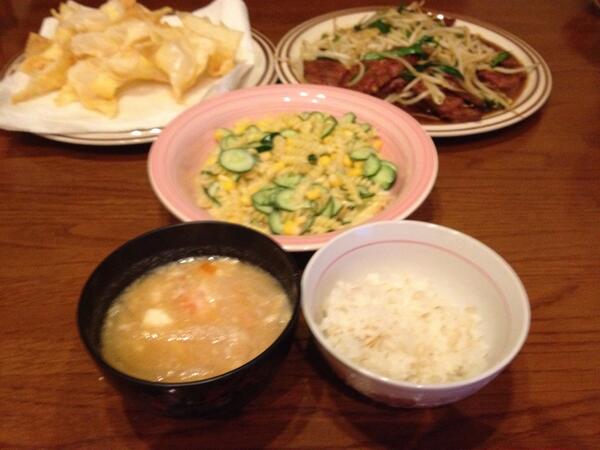 kako0418's tweet photo. チーズ揚げ・レバニラ炒め・マカロニサラダ・大根と卵の味噌汁 http://t.co/ldeGBi1sjC