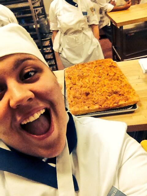 Kayla_M_Casale's tweet image. Focaccia Selfie😍#introtobaking @FCfesta