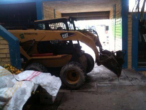 MERCADOSCUENCA's tweet photo. Avanza remodelación mercado 27 de Febrero @CuencaAlcaldia @PaulGranda @soleesc @ximepb @Lizigjarrin http://t.co/e5WPK6bRox