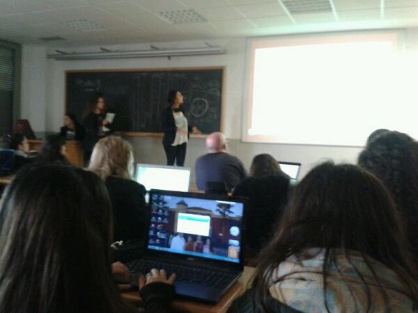 Catitos_Coffee's tweet photo. A @isLifeSounds y nosotras nos toca hacer una presentació de mañana-tarde, esperemos que valga la pena, ¡suerte! http://t.co/GN21zoNwl7