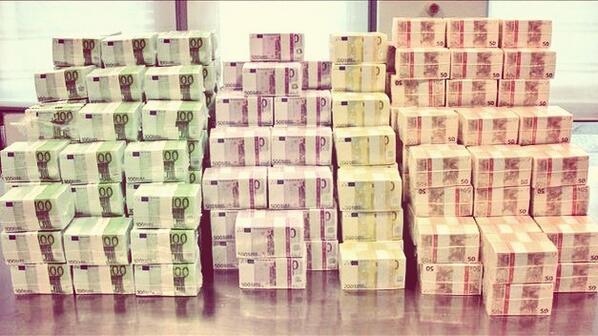 juniorsk8te's tweet photo. Si me dieran dinero por todas las veces q pienso en Ti... http://t.co/TvHA8j6Tl7