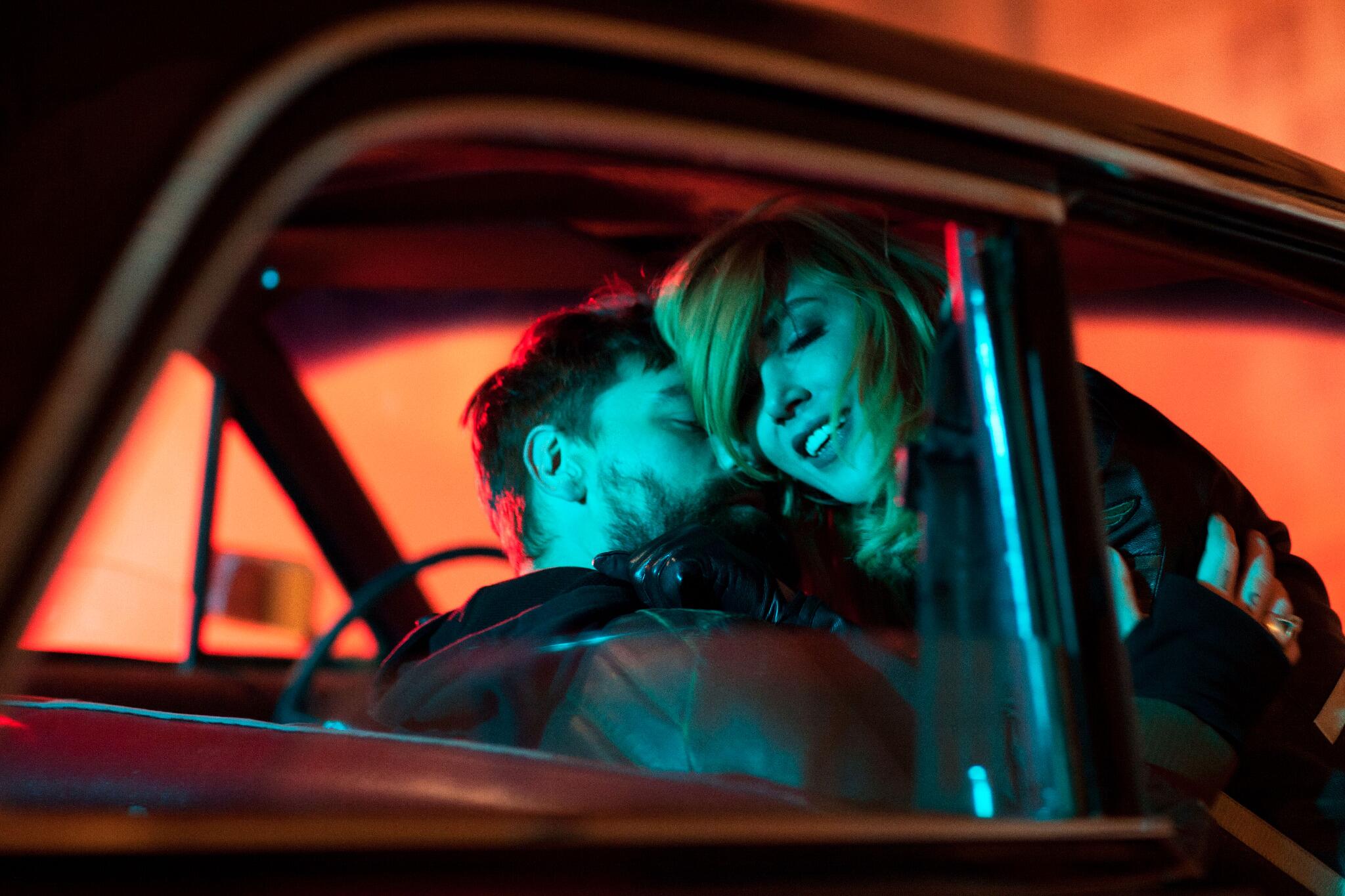 BeBchMbCYAALqd-.jpg:large