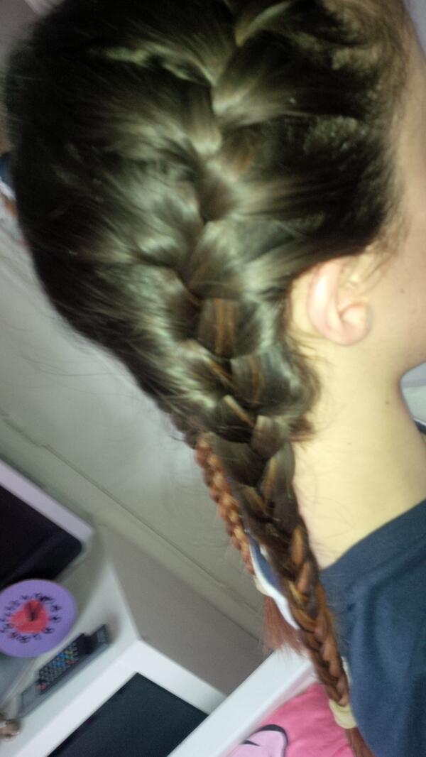 KezzaForever's tweet image. Done my hair like this again...