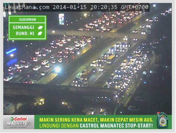 CCTV LewatMana: Sudirman - Semanggi macet di kedua arahnya. Hindari!! #JKTP #Magnatec #StopStart