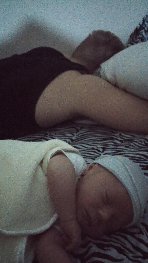 NicoletteCope's tweet photo. Happiness 💜💙💚💛❤ Love sleeping with them. #Inlove http://t.co/zreIOHIwdG