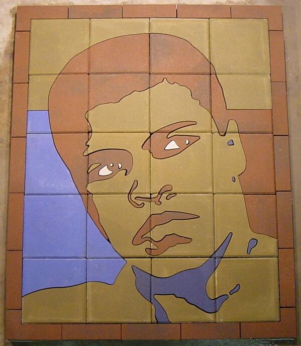 TeamPaverart's tweet photo. @MrsBoxingDiva Im sure all boxing fans can appreciate this, made of concrete pavers @Paverartllc  by Mick Seroka http://t.co/0bB8moI0sa