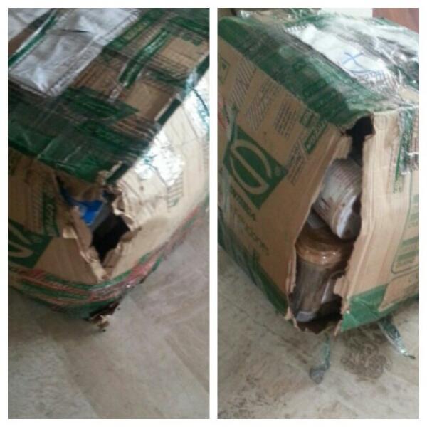 YanethWaldman's tweet photo. @ServientregaCS  asi me llegaron las cajas y su respuesta es "Hay que esperar 15 dias para una respuesta". http://t.co/CEC30Ec1V3