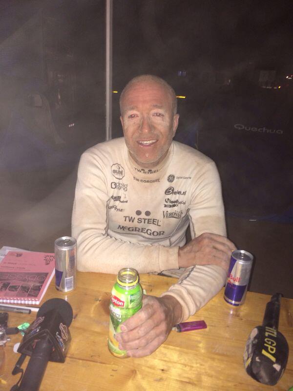 ¡ Tim Coronel #nr347 starts !
#DakarSS10
#Dakar2014
Thnx @destilbv

Even chillen na lange nacht in duinen #Iquique...