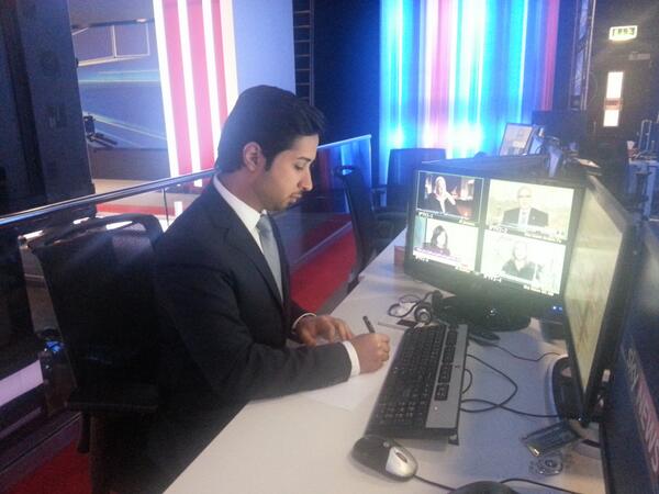 skynewsarabia's tweet image. فيصل بن حريز @FaisalBinHuraiz أثناء التحضير لـ #حوار_المساء كونوا معنا الساعة 9مساء بتوقيت أبوظبي 5مساء بتوقيت غرينتش