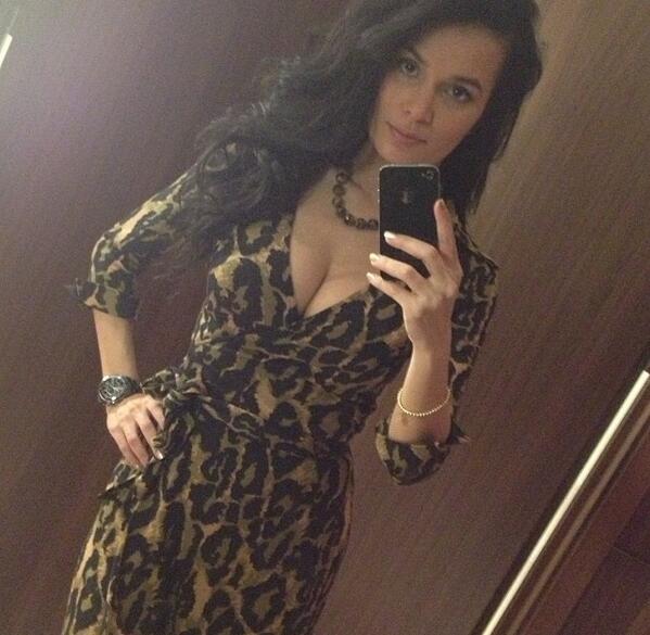 DVFBalHarbour's tweet photo. Love it! RT @gleicysantos: #dvf kind of day  @DVFBalHarbour @DVF http://t.co/zph4czkeci