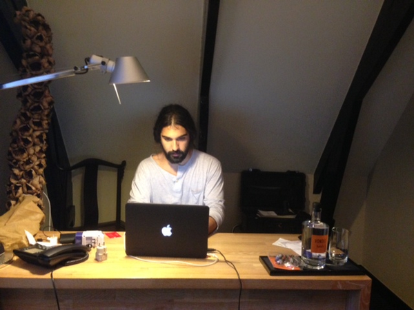 iTunes's tweet photo. Let’s chat with @youngthegiant! #AskYoungtheGiant http://t.co/5baoGBOLR3
