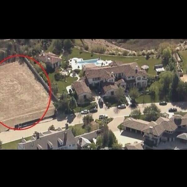 BELIEBERS PACK YOUR FUCKING BAGS WE ARE MOVING