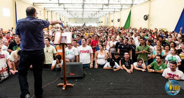 juninhoide's tweet photo. Paz e Fogo! Olá amado(a),  Este ano fazem 30 anos que prego a Palavra do Senhor. http://t.co/Y9i10KCG2N