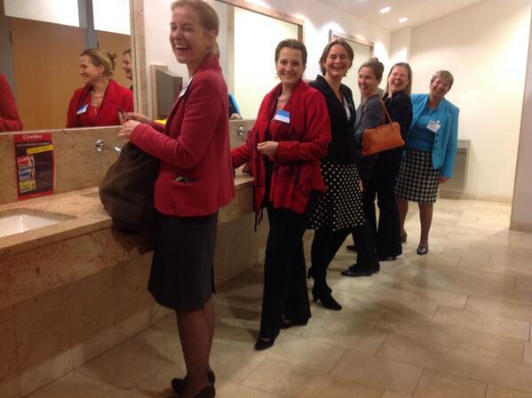 💃“<a href="/lvandenassum/">LaetitiavandenAssum</a>: The changing face of Dutch ambassadors' conferences! #nlamb2014 ”