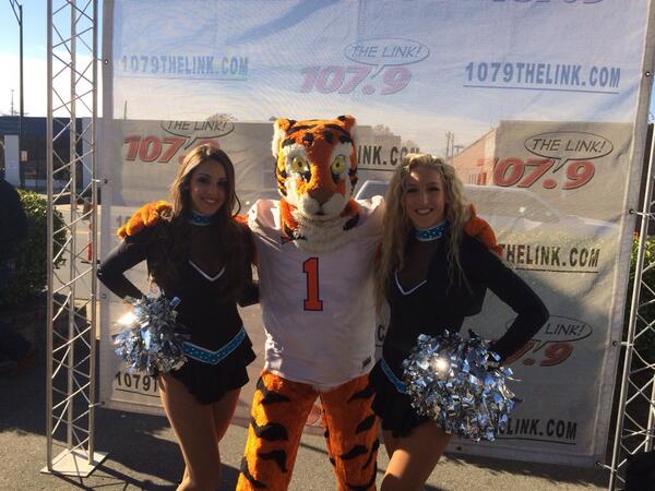 supercub6971's tweet photo. "@TheTiger_CU:  @PanthersTopCats! http://t.co/cFZIMp9h6K" "I live one mile from Clemson and in 40 years never been to a game work 2 much :-(
