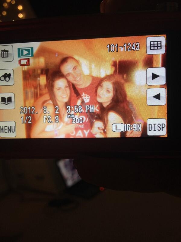 leannaMarieS's tweet image. @hayley_grout promise 🙏 look t that wine #streetthug my Ibiza family 😩❤️