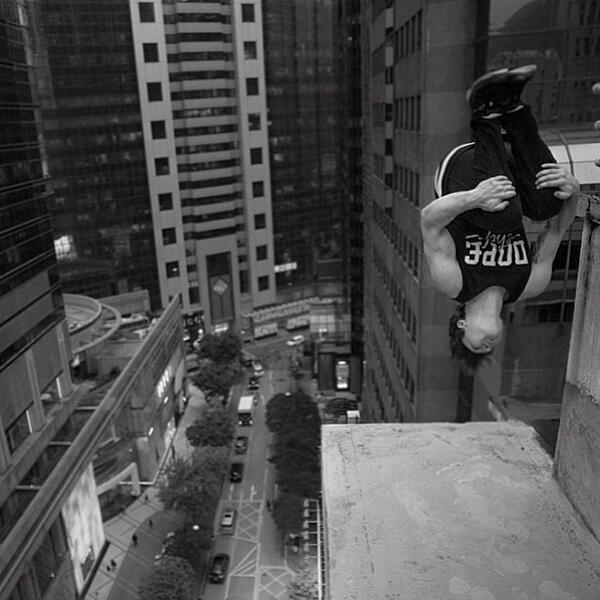 elliegoulding's tweet photo. fear wakes people up http://t.co/G9dzwyH5hJ