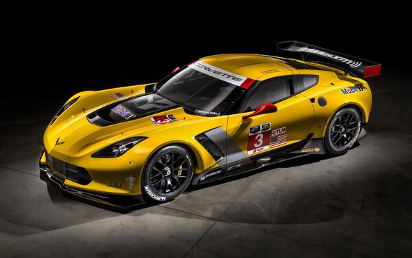 TSMag's tweet photo. La belleza de este Chevrolet Corvette C7.R 2014 deslumbra con su soberbia presencia... http://t.co/P3qJrwac9n