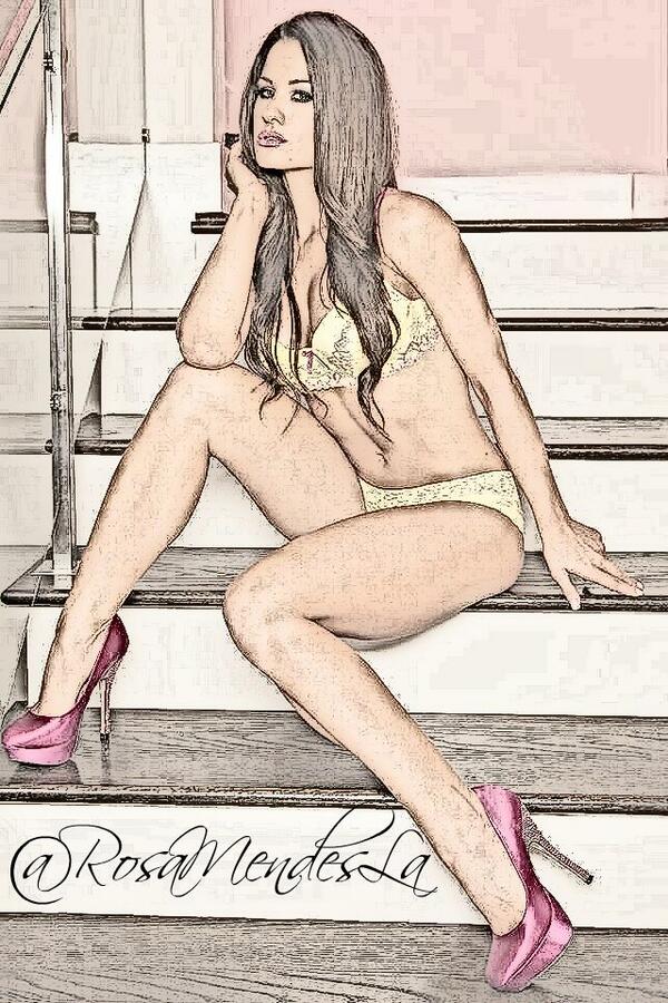 RosaMendesLa's tweet image. My drawing with tho most sexy girl in the world @BrookeTess! I hope you like it queen♥☺ #BrookeStyle