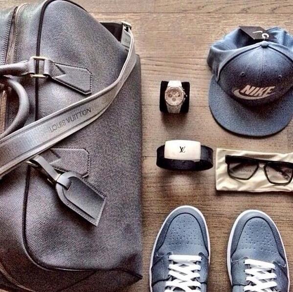 MilionaireLife's tweet photo. Attire😍 http://t.co/zjBzZ5Kqjw