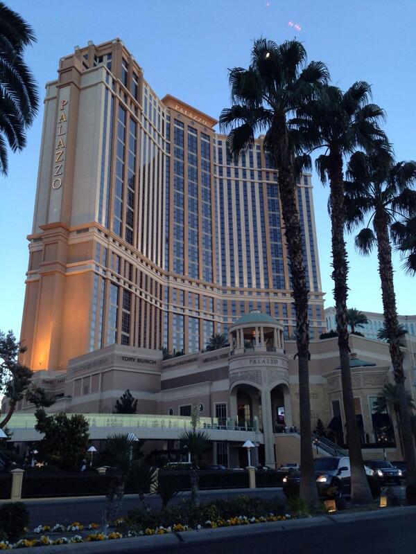 tracey2791's tweet photo. @PalazzoVegas  Just returned to Ireland from thee perfect 5*Christmas break at The Palazzo Las Vegas. Uh-mazing ❤️❤️ http://t.co/A5ur4q5KVQ