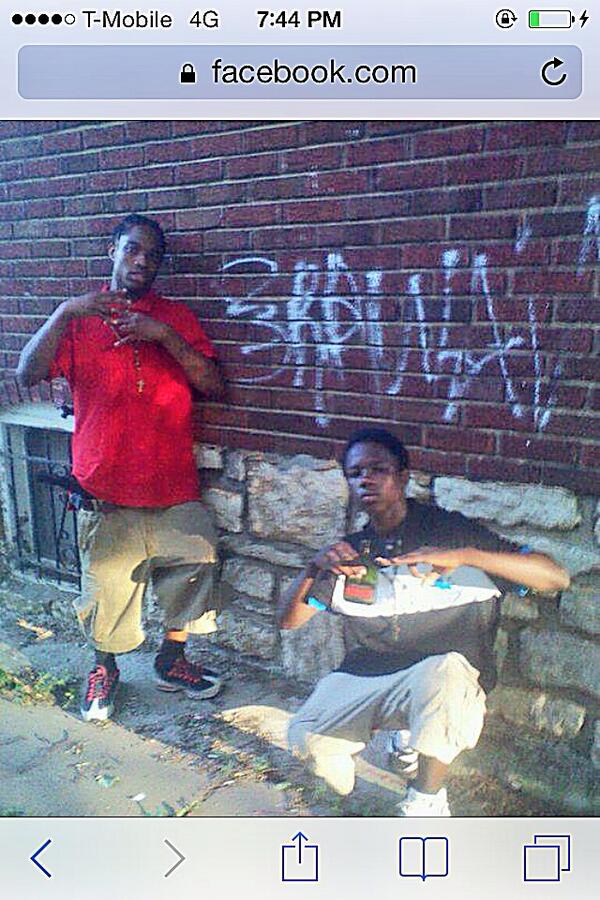 livewirebroski's tweet photo. Free my pontas #3rdWall http://t.co/vjBBofz5YS