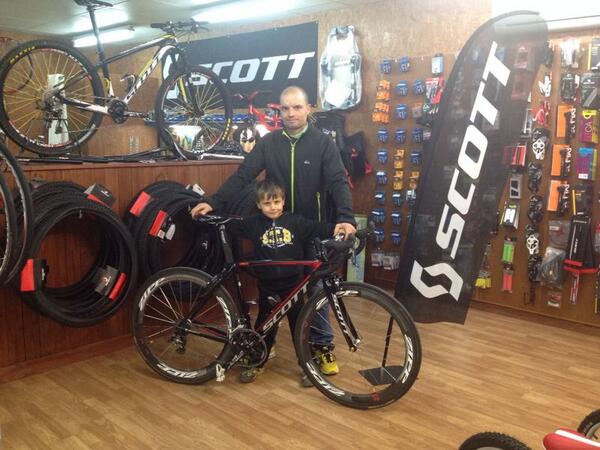Eugeni_Serra's tweet photo. Mira @RafaScott77 quina maquina m'han muntat al @Bicixtrem per encarar la temporada 2014!!! #RideOnScott #Scott2luvit http://t.co/EUGcYjgUU7
