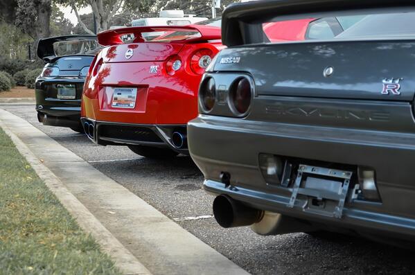 NationalSpeed's tweet photo. Japanese muscle, sitting pretty out front.

#supra #skyline #gtr #godzilla #r35 #r32 #nationalspeed http://t.co/CtjHujfvi5