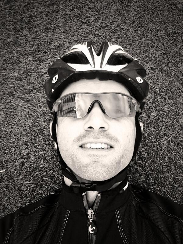 gasparselles's tweet photo. Recuperando fuerzas antes de un entreno para batir KOM de @sanfeliu3 http://t.co/Q7fpB6YNXJ