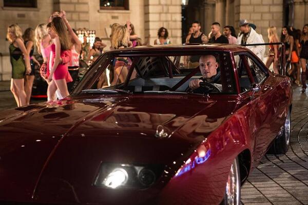 DiversityofCars's tweet photo. 【Dodge Charger】
60年代にアメリカで発売されたチャージャーはレース関係者にも注目されるほどのハイパワーエンジンを積んでおり、マッスルカーとして大人気を博す。映画『ワイルドスピード』ではデイトナモデルが登場。 http://t.co/LQrg9fFeW0