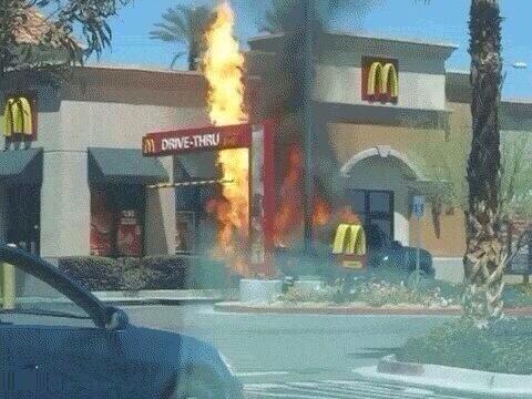 HeartlessGayyy's tweet photo. Burning calories http://t.co/qKYyVBVsik