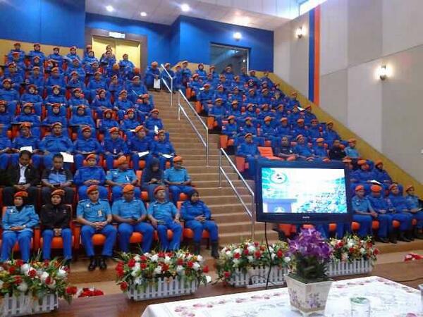 JPAMKuantan's tweet photo. Perhimpunan bulanan 1/2014 Pahang http://t.co/9rMlnSdqbK