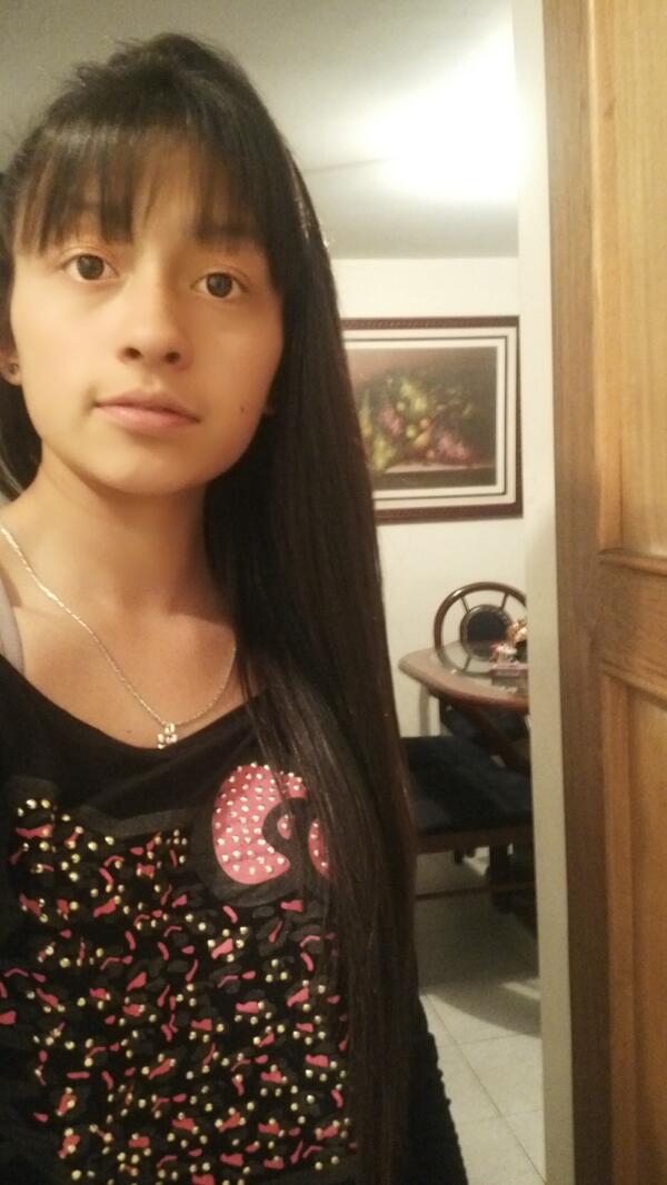 AngelikReina1's tweet photo. Buenas noches :D http://t.co/c5BmmcnnEn