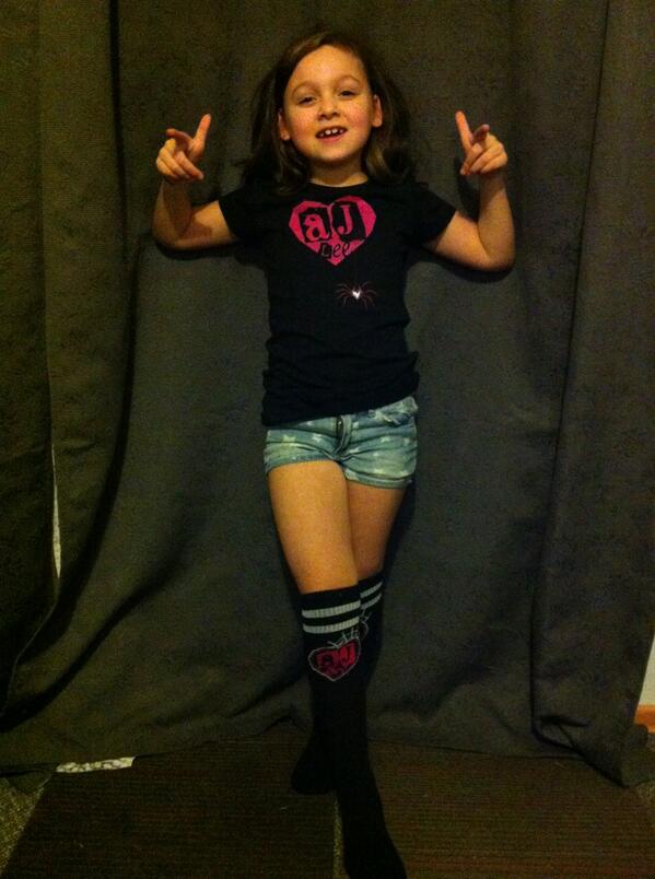 Brooklynn3000's tweet photo. I love my @WWEAJLee clothes!!!!

#lovebites http://t.co/UiOqjjFz7i