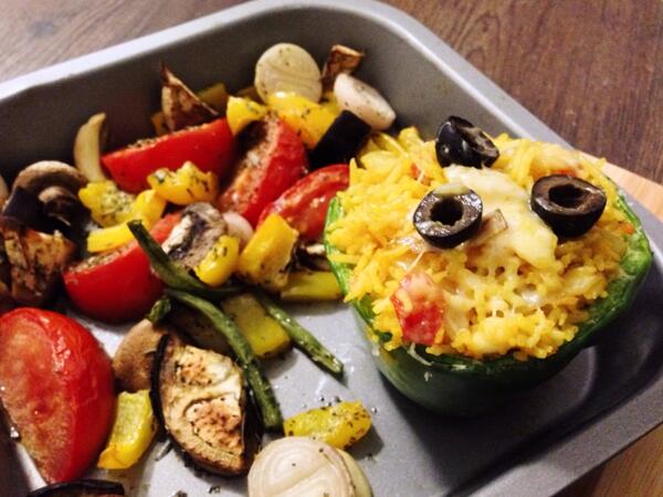 zahraamalias's tweet image. #eyeCandySorted for dinner.