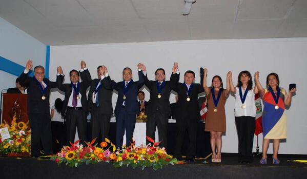 CQFPE's tweet photo. Ceremonia de Juramentación y Transmisión de cargos: Representantes 2014-2015: CQFP, CQFLIMA, CQFCALLAO http://t.co/ai3i8Q70Le